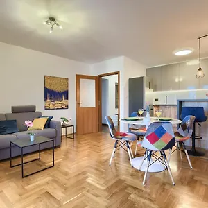 Apartment Luna Pula